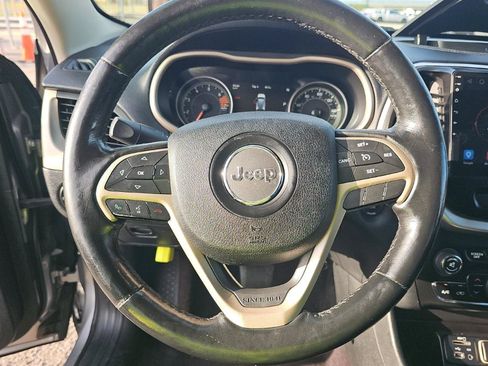 Used 2016 Jeep Cherokee Limited FWD image 11