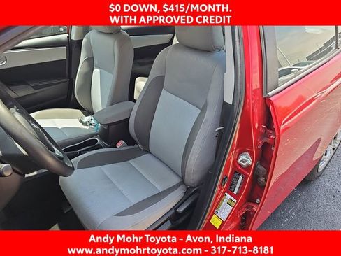 Used 2018 Toyota Corolla LE w/ Carpet Mat Package (TMS) FWD image 10