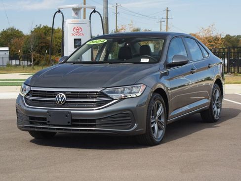 Used 2024 Volkswagen Jetta SE image 24