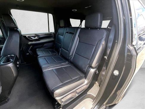 Used 2023 Chevrolet Suburban LT RWD image 27