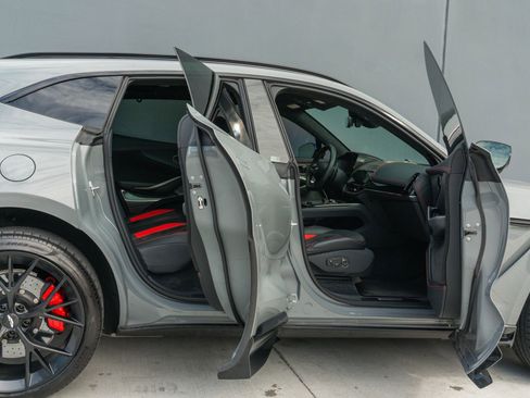 Used 2025 Aston Martin DBX 707 image 57