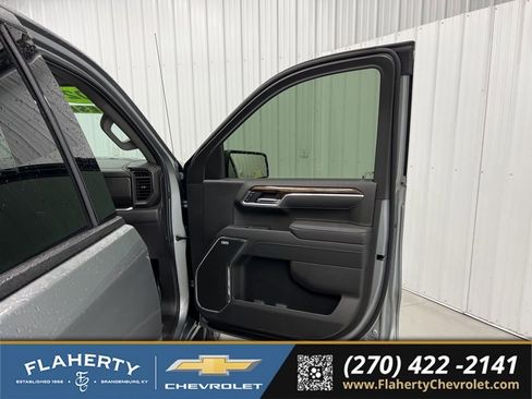 Used 2025 GMC Sierra 1500 Elevation w/ Elevation Premium Package AWD/4WD image 14