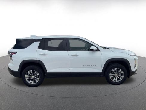 Used 2025 Chevrolet Equinox LT AWD/4WD image 13
