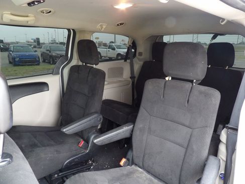 Used 2016 Dodge Grand Caravan SE w/ Quick Order Package 29E SE FWD image 21