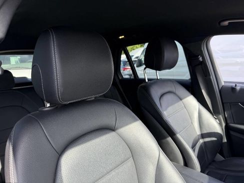 Used 2022 Mercedes-Benz GLC 300 w/ Premium Package Lite image 10