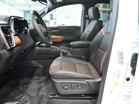 New 2026 GMC Canyon AT4 w/ Technology Plus Package AWD/4WD image 11