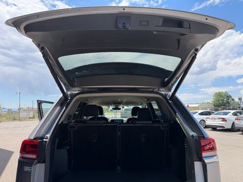 Used 2024 Volkswagen Atlas SE AWD/4WD image 14