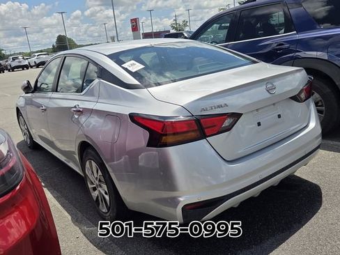 Used 2023 Nissan Altima 2.5 S FWD image 2