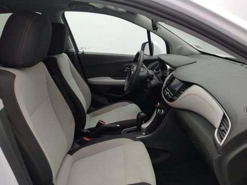 Used 2020 Chevrolet Trax LS w/ Tint and Cruise Package FWD image 21