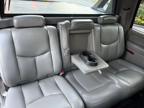 Used 2005 Chevrolet Avalanche LT w/ Preferred Equipment Group image 15