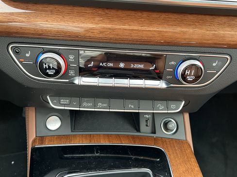 Used 2023 Audi Q5 2.0T Premium Plus w/ Premium Plus Package image 30