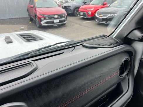 Used 2025 Jeep Wrangler Unlimited Rubicon image 34