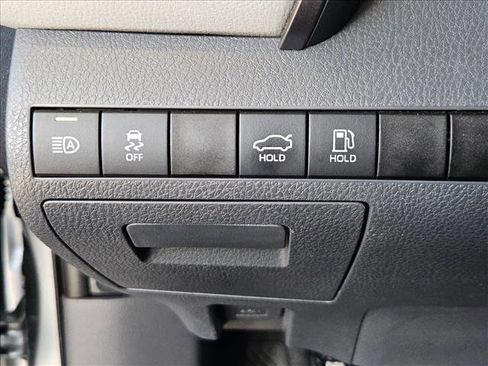 Used 2021 Toyota Camry LE image 13