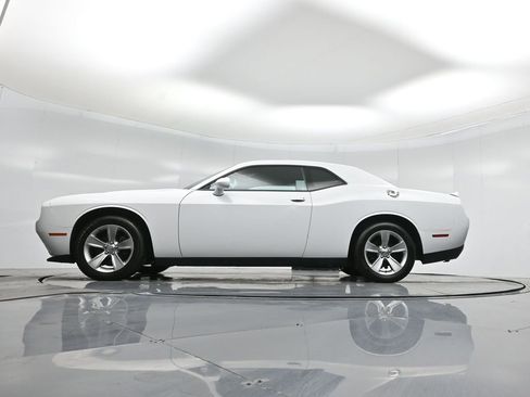 Used 2020 Dodge Challenger SXT image 8