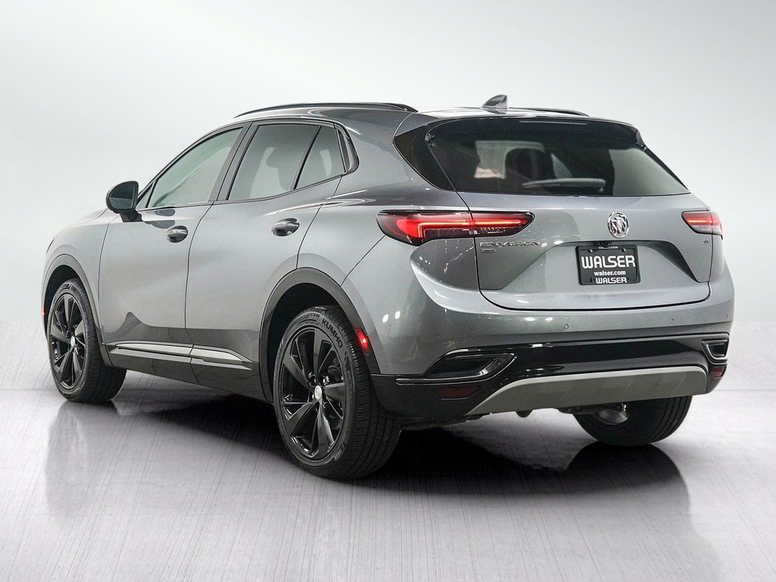 Used 2021 Buick Envision Essence w/ Technology Package I AWD/4WD image 3