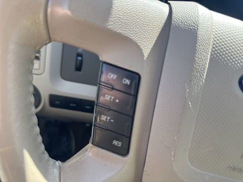 Used 2012 Ford Escape XLT w/ Class II Trailer Tow Pkg AWD/4WD image 11