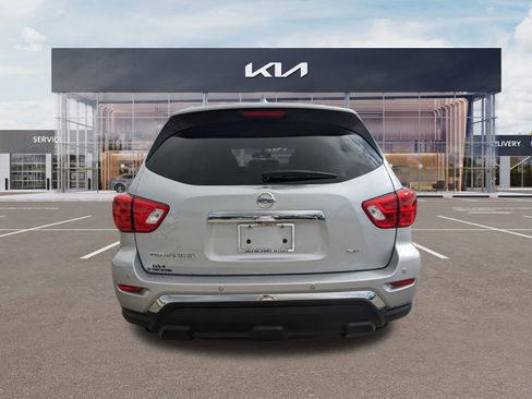 Used 2019 Nissan Pathfinder SV image 5