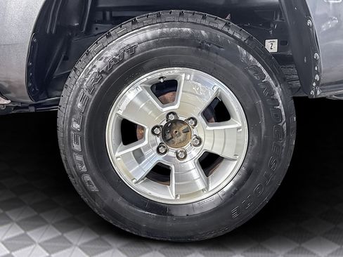 Used 2020 Toyota Tacoma SR image 31