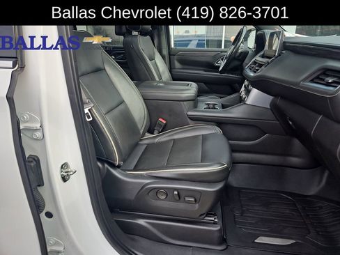Certified 2021 GMC Yukon XL SLT w/ SLT Luxury Plus Package AWD/4WD image 29