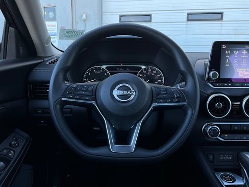 Used 2025 Nissan Sentra SV image 30