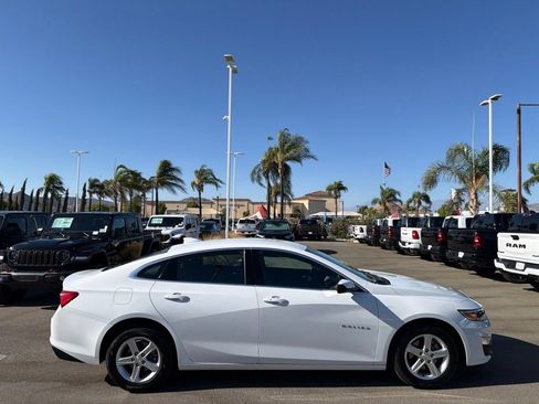 Used 2024 Chevrolet Malibu LT FWD image 3