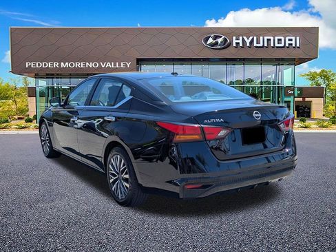 Used 2025 Nissan Altima 2.5 SV image 5