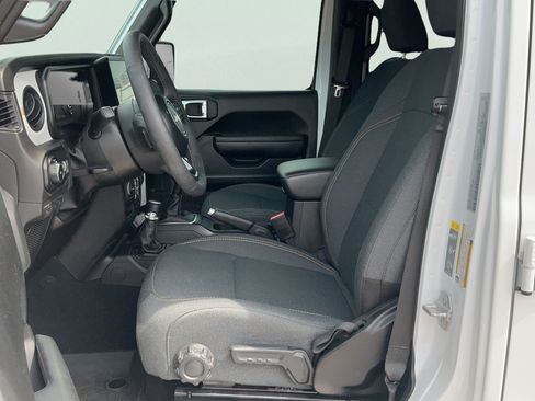 Certified 2025 Jeep Wrangler Unlimited Sport AWD/4WD image 19