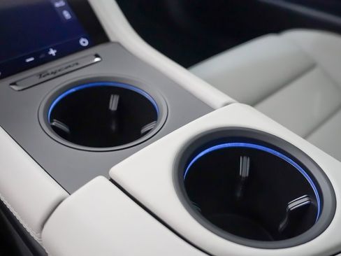 New 2025 Porsche Taycan GTS image 34