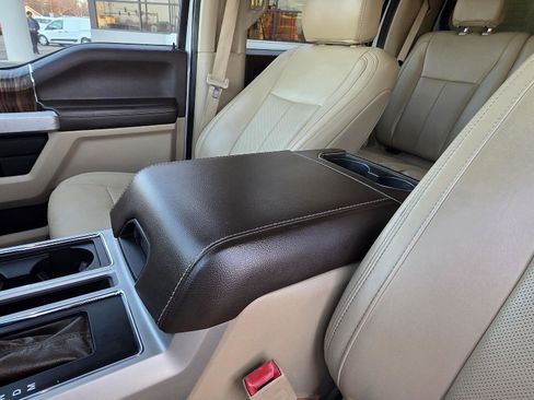 Used 2020 Ford F150 Lariat image 41