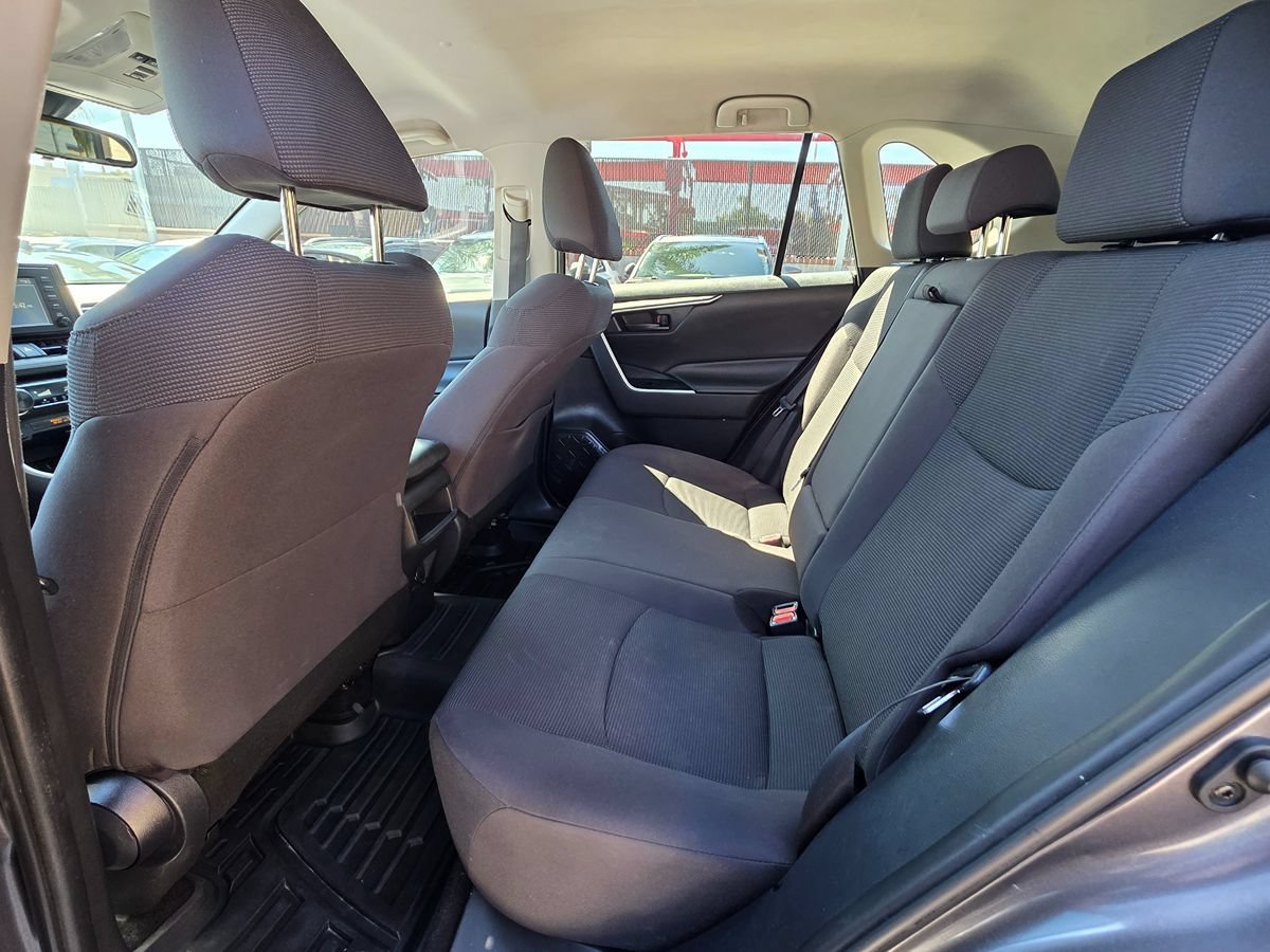 Used 2019 Toyota RAV4 LE w/ Carpet Mat Package FWD image 26
