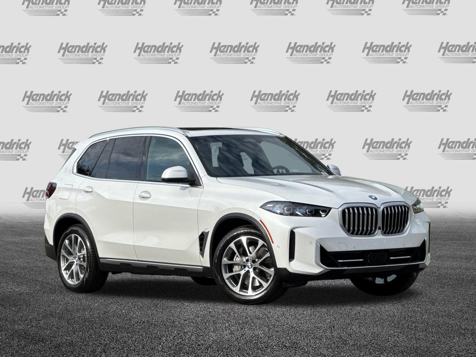 Used 2026 BMW X5 xDrive50e w/ Premium Package AWD/4WD image 2