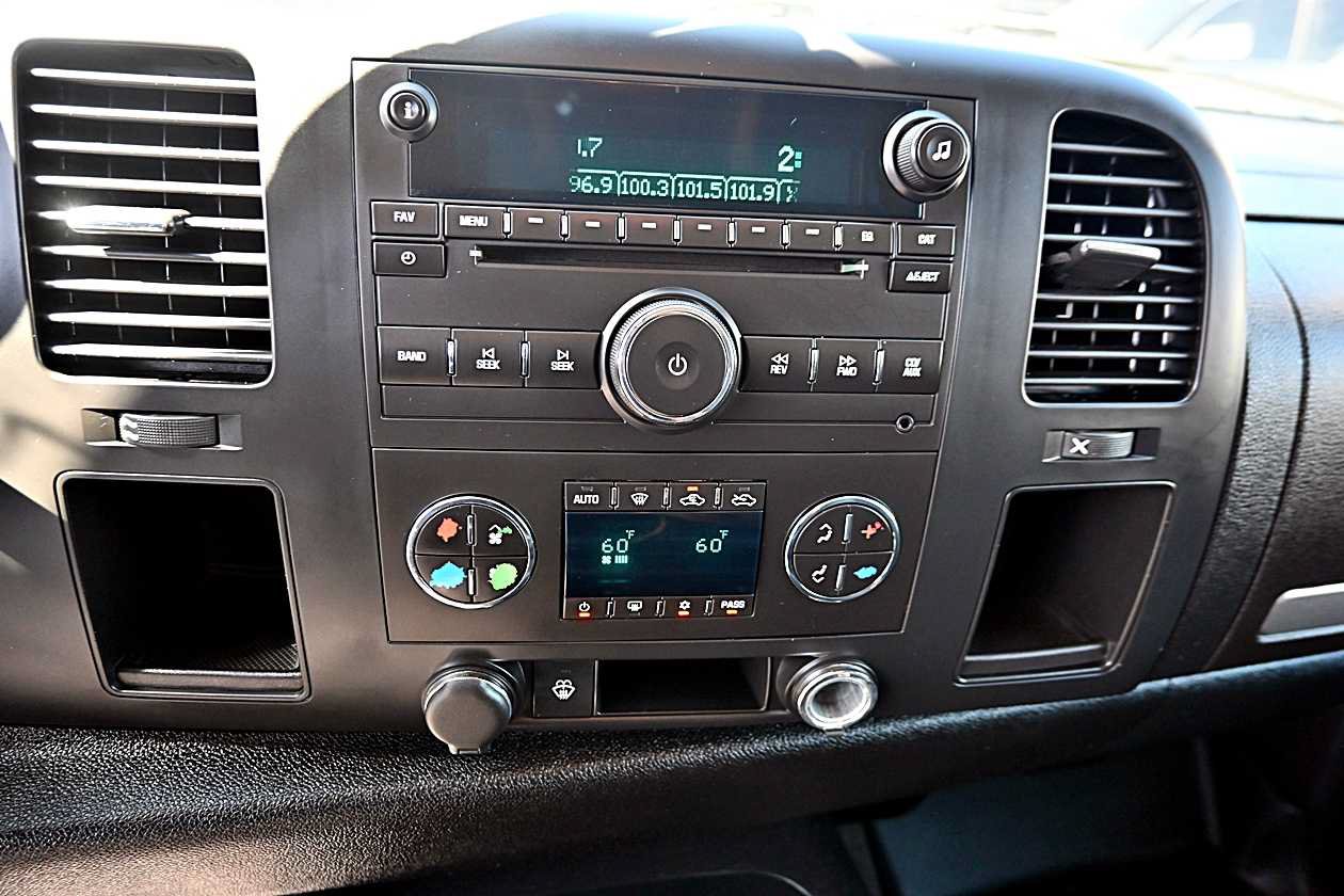 Used 2008 Chevrolet Silverado 2500 LT w/ 2LT Convenience Package RWD image 22