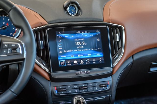 Used 2018 Maserati Ghibli RWD image 33