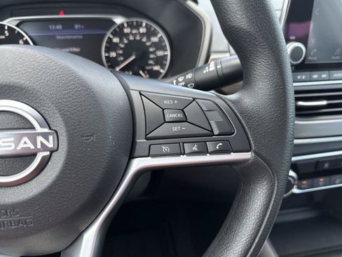 Used 2025 Nissan Altima 2.5 SV FWD image 22