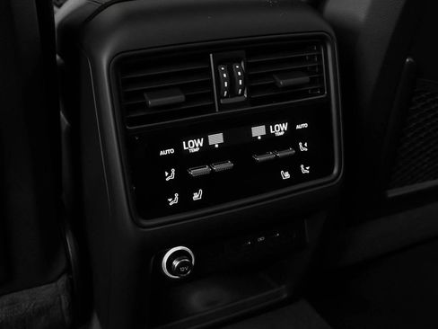 New 2025 Porsche Cayenne image 90