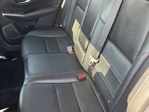 Used 2025 Nissan Sentra SR w/ SR Premium Package image 14