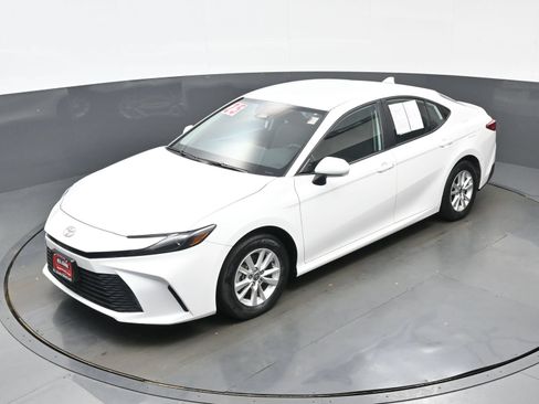 Used 2025 Toyota Camry LE w/ Convenience Package AWD/4WD image 37