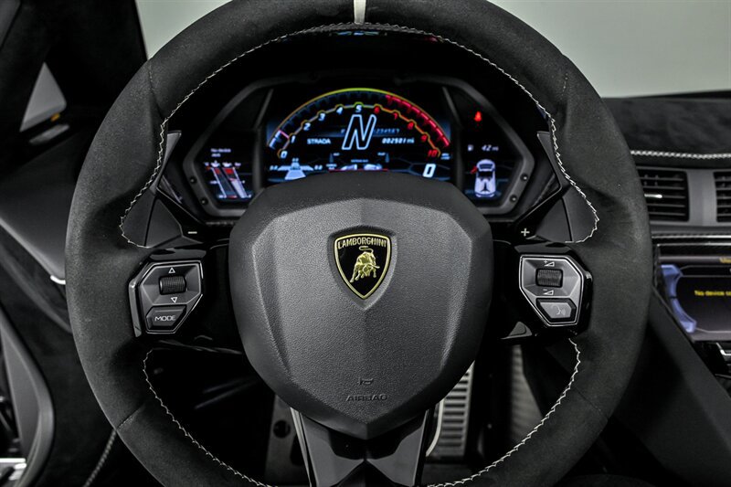 Used 2020 Lamborghini Aventador SVJ AWD/4WD image 50