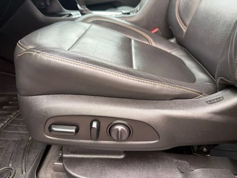 Used 2019 Chevrolet Traverse LT AWD/4WD image 13