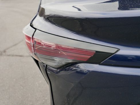 Used 2025 Toyota Sienna LE image 17