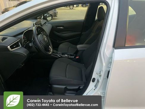 Certified 2025 Toyota Corolla SE image 15