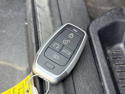 Used 2017 Ford Escape Titanium FWD image 38