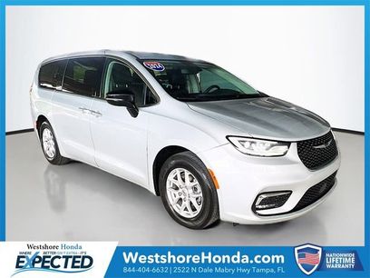 Used 2024 Chrysler Pacifica Touring-L
