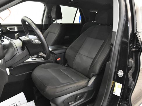 Used 2022 Ford Explorer XLT image 10