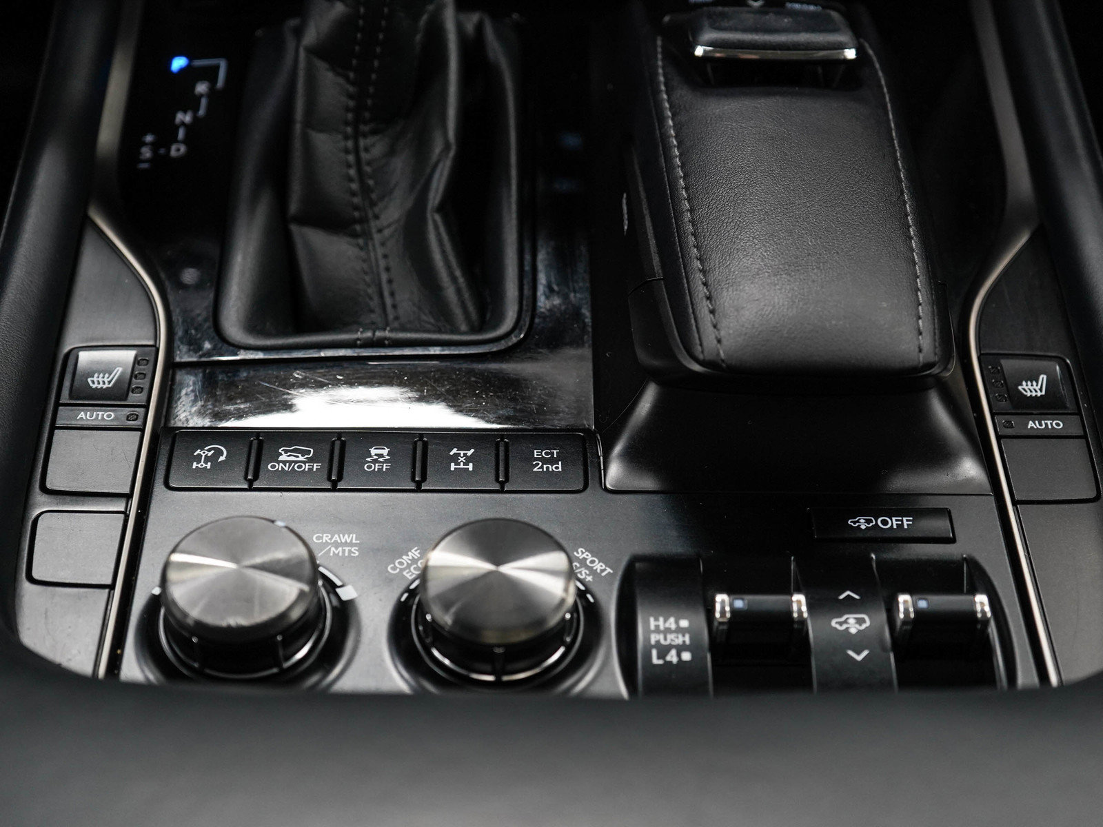 Used 2018 Lexus LX 570 4WD image 22