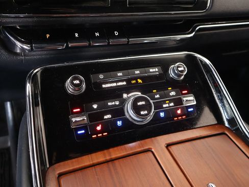 Used 2023 Lincoln Navigator L Reserve AWD/4WD image 8