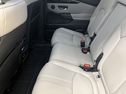 New 2025 Honda Pilot EX-L image 14