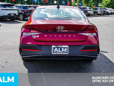 Used 2024 Hyundai Elantra SEL FWD image 10