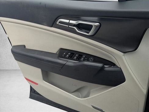 Used 2024 Kia Sportage EX FWD image 9