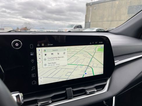 Used 2025 Chevrolet Equinox LT image 20